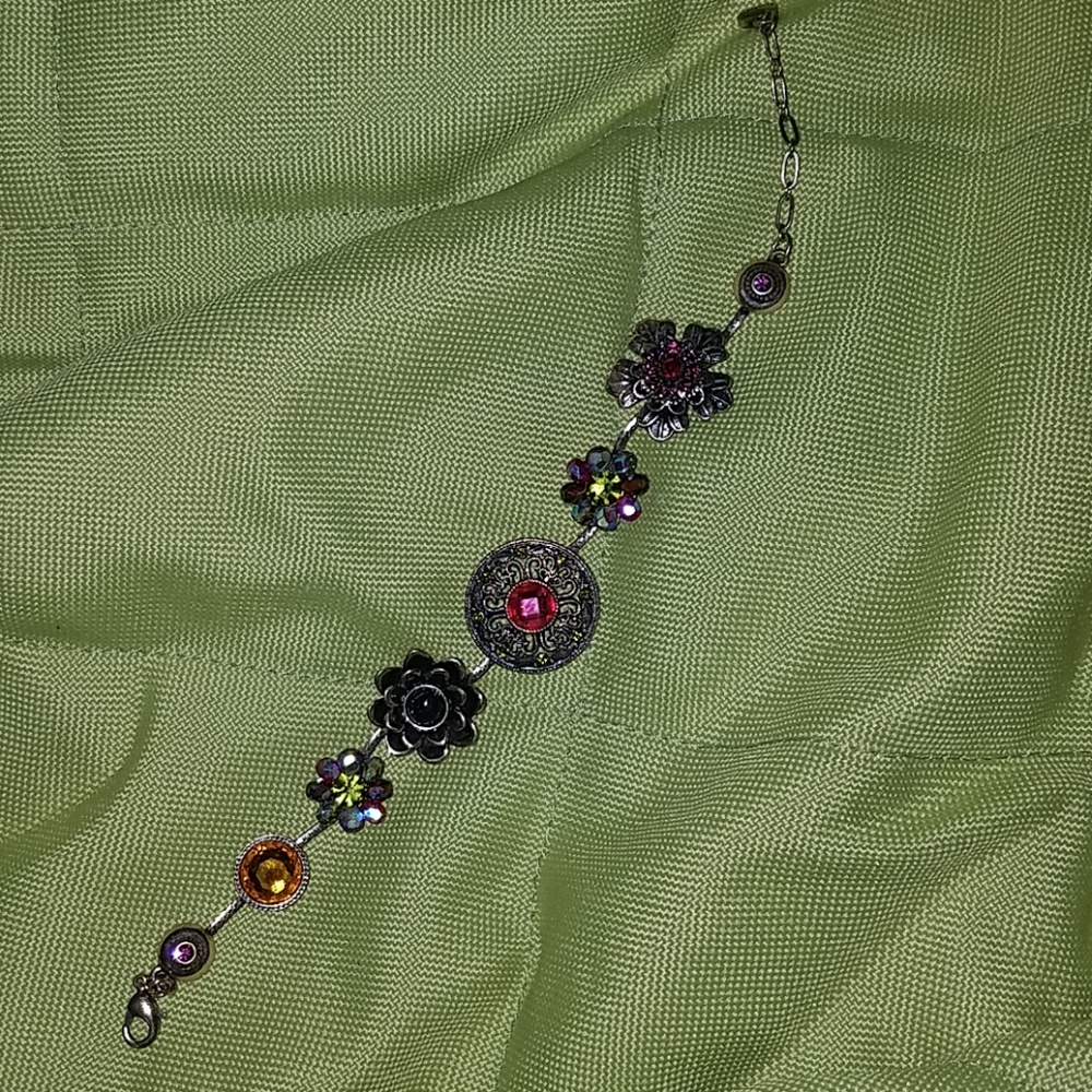 Vintage bracelet the colors are beautiful